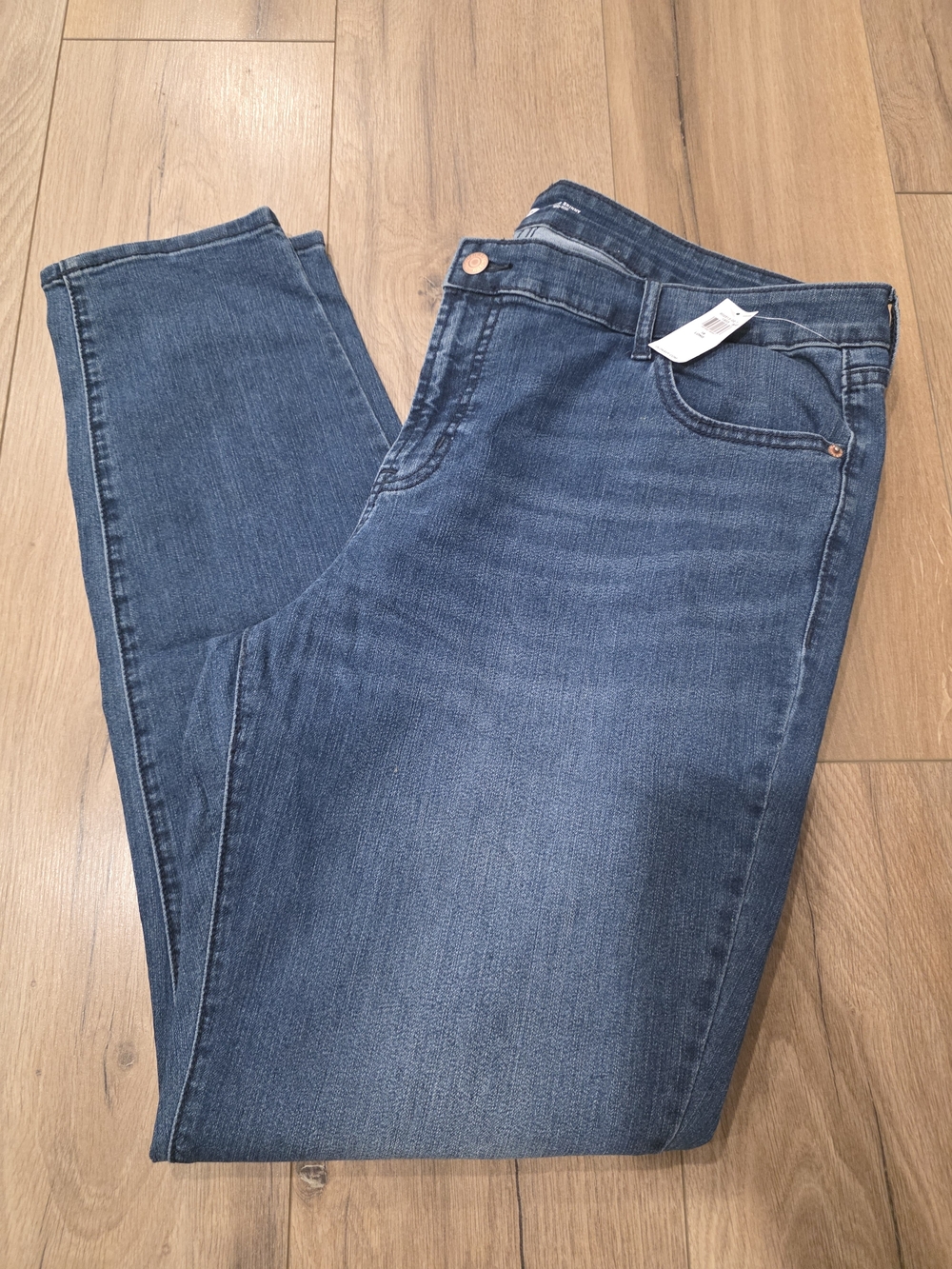 Women's Skinny Jeans-Mid Rise